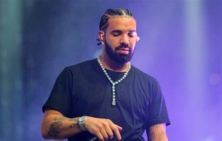Drake's Baby Mama Parties in VIP Section at His Paris Concert In