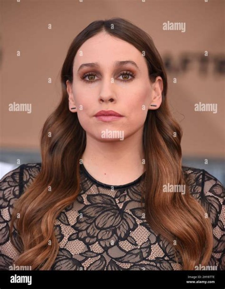 Unveiling The Mystery: Is Sarah Sutherland Married?